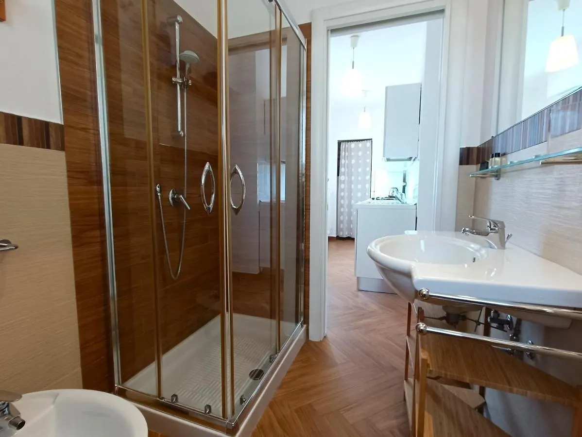 Good Vibes Apartment Bari 0*,  Italien